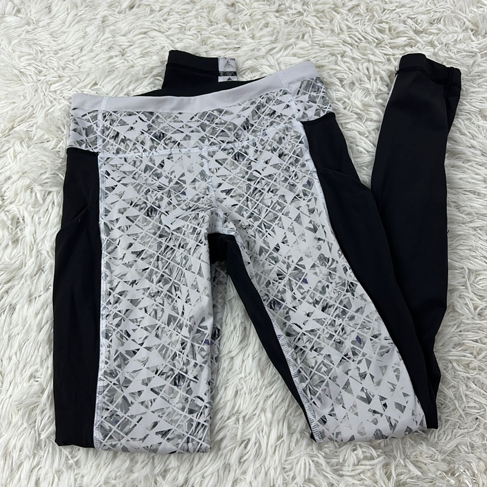 Lululemon Speed Tight *Full-On Luxtreme Unbreakable White Black
